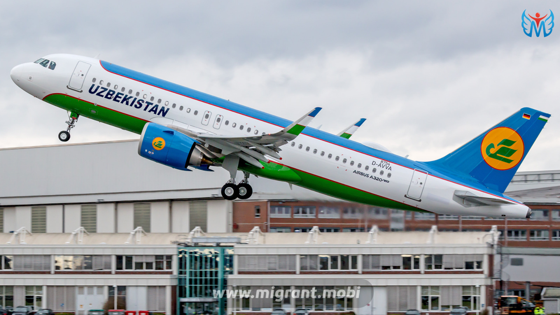 Внуково хаво йуллари ташкент. Самолет Uzbekistan Airways. Самолеты хаво йуллари. Уз хаво йуллари. Аэробус 320 борт Узбекистан хаво йуллари.