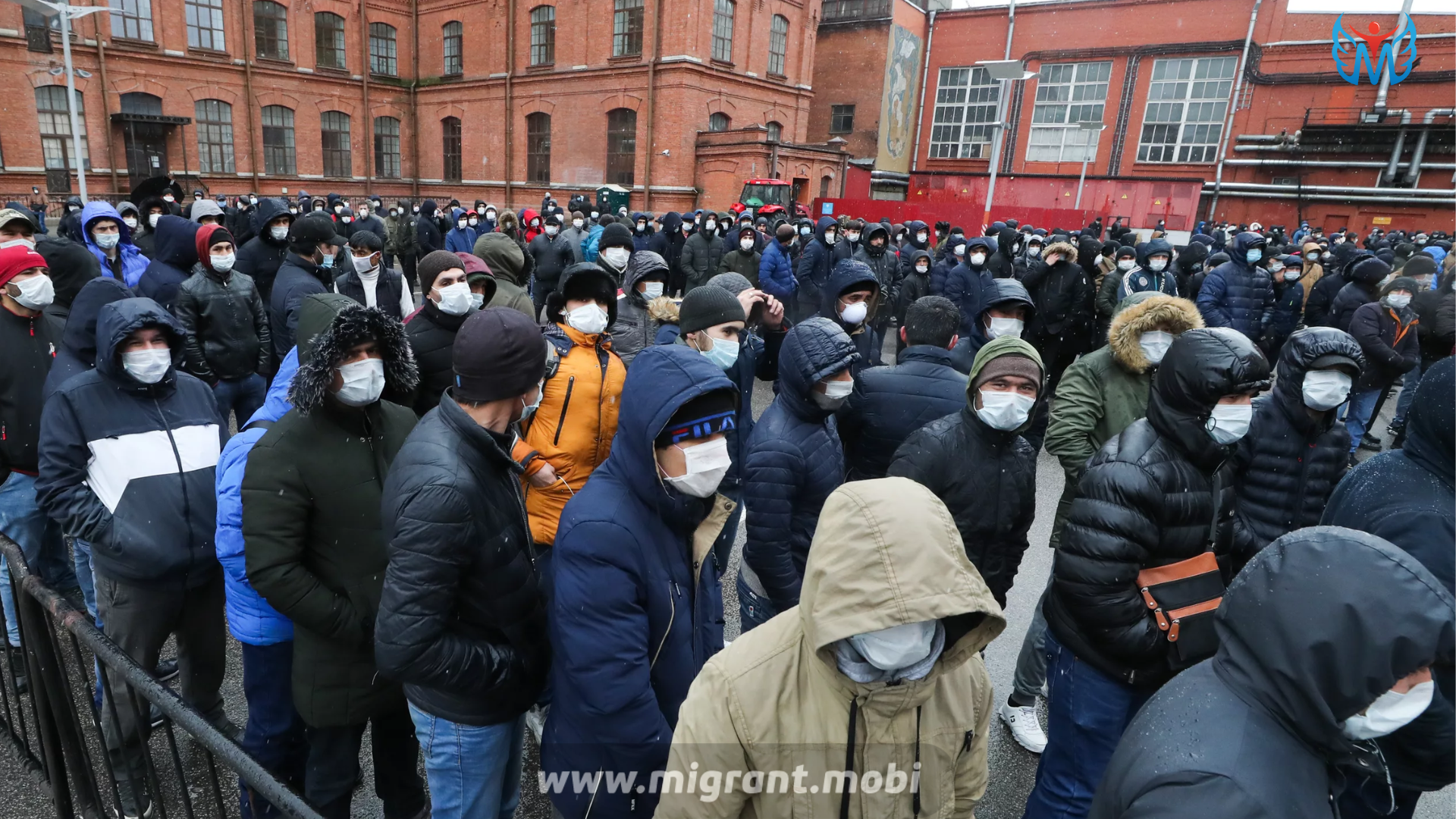 Мигранты в москве сегодня. Митинг против мигрантов в Москве 2021. Миграция СПБ 2020. Сколько на Ленинград мигрант.