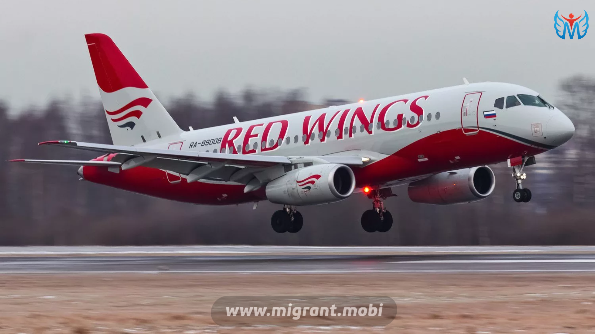 Red wings авиабилеты сайт. Ред Вингс самолеты. Самолёт сухой Суперджет редвинкс. SSJ 100 Red Wings. Сухой Суперджет 100 ред Вингс.