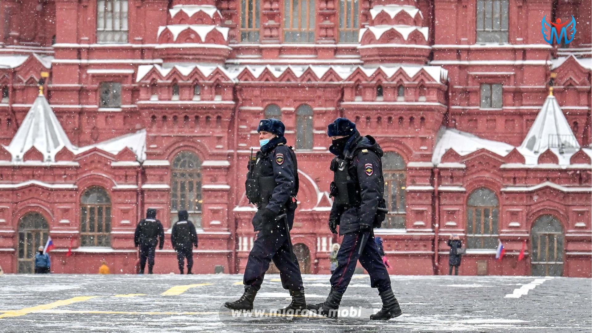 Russia is red. Полиция на красной площади. Военные атташе на красной площади. Сцена на красной площади. Арестовали на красной площади.