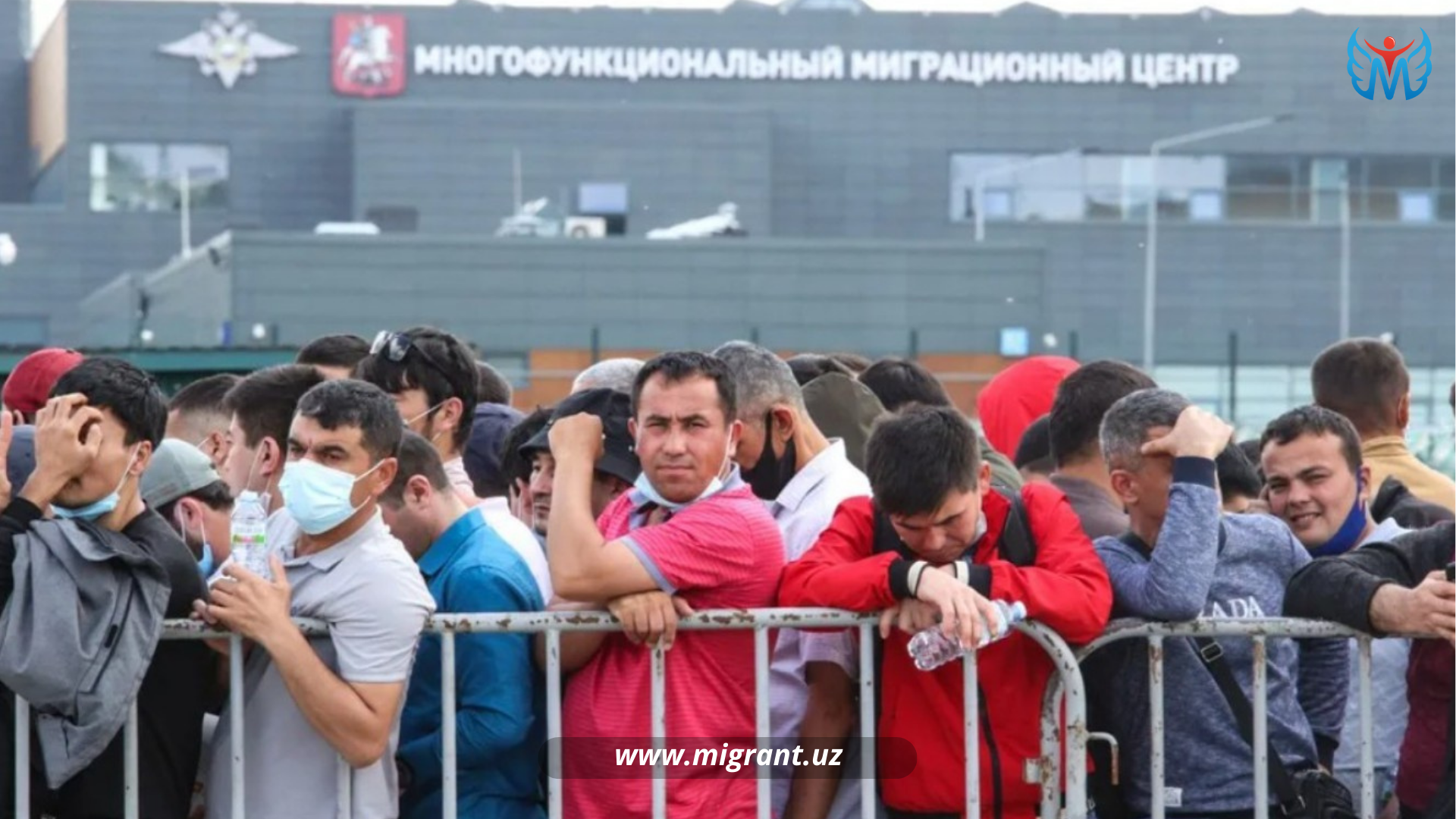 Таджики уезжают из москвы после теракта