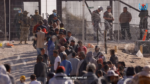 На границе США и Мексики мигрантов возвращают обратно