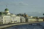 Sankt-Peterburgda patent asosida işlaydigan migrantlar uçun taqiqlangan kasblar röyxati kengaytirildi